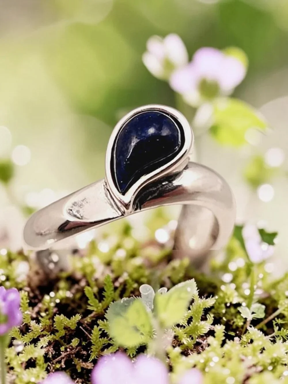 Carolyn Pollack Sterling Silver Dark Blue Lapis Ring in size 5.25